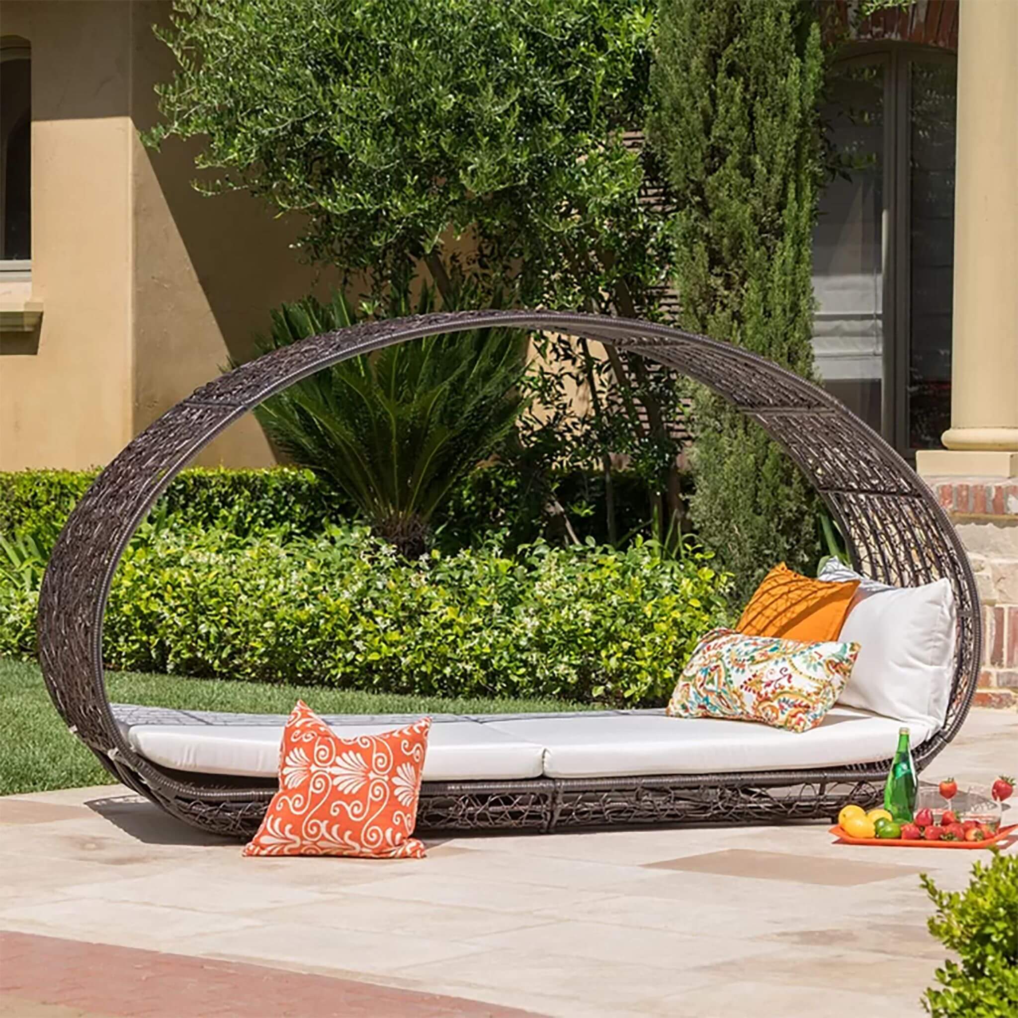 Alora 2-Person Outdoor Wicker Daybed with Aluminum Frame and Cushions