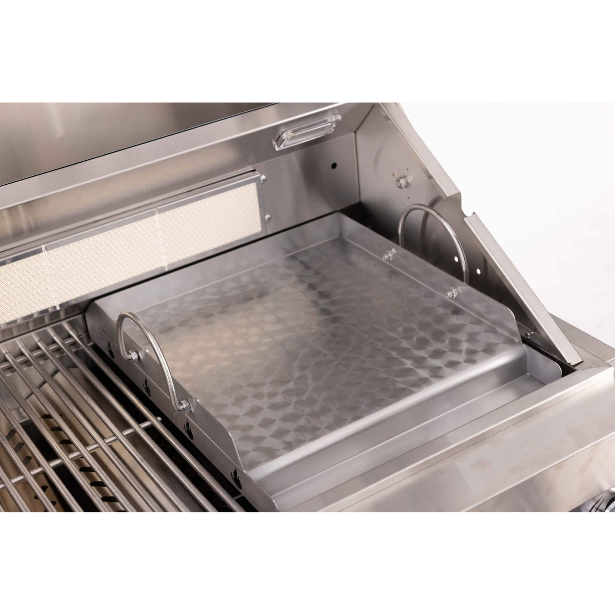 Premium Outdoor Kitchen with 32-Inch Built-In Stainless Steel Gas Grill, Ice Box, Door and Drawer Combo